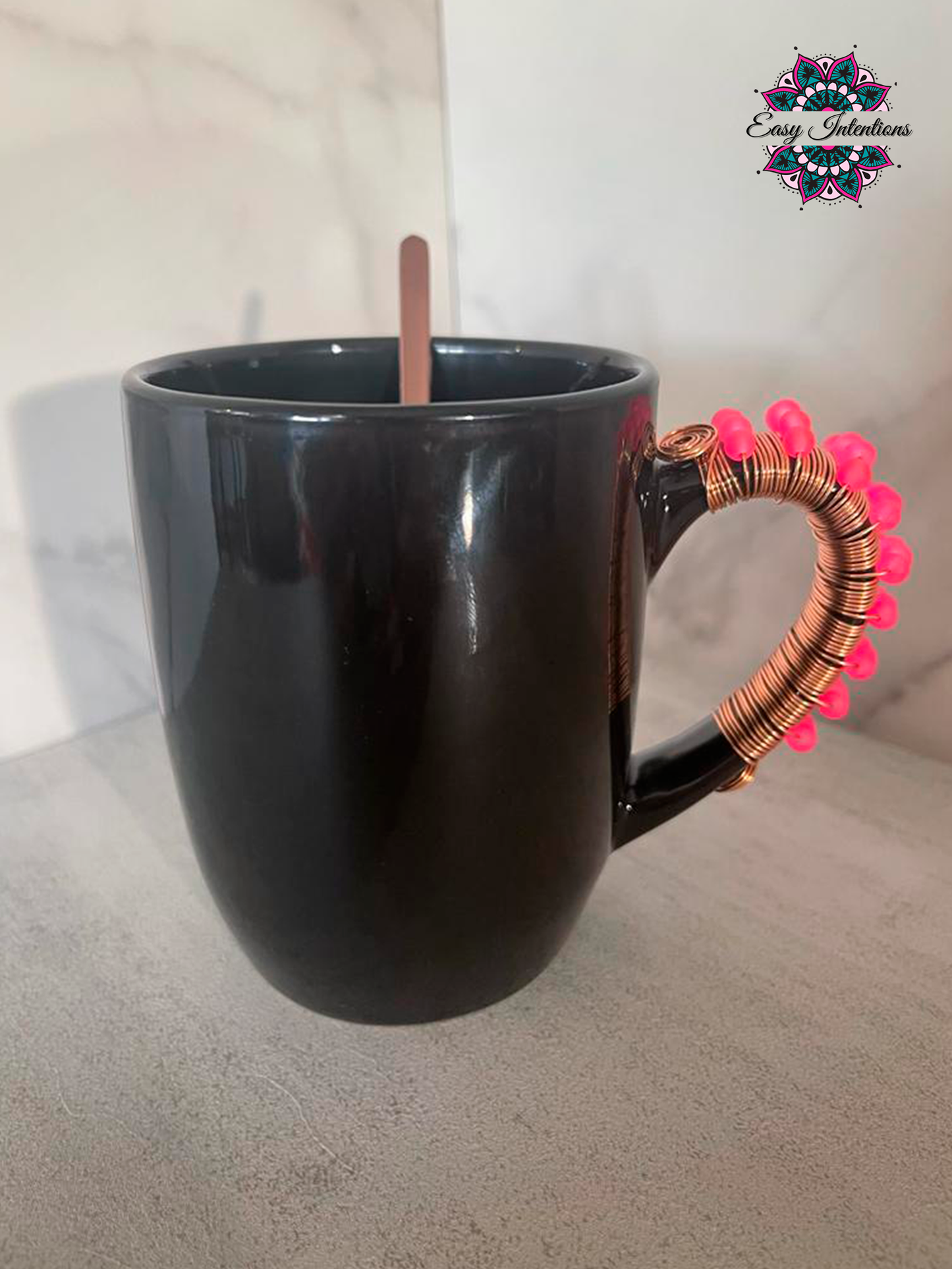 BLACK MUGS - PINK HANDLE